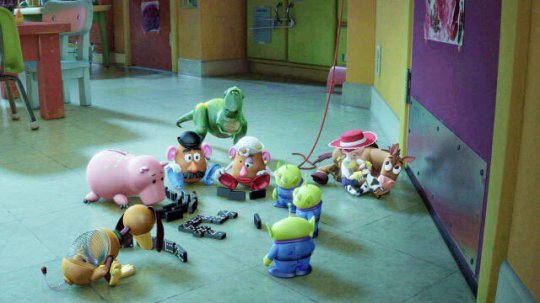 ce5efiqwqaacuzf-jpg-large